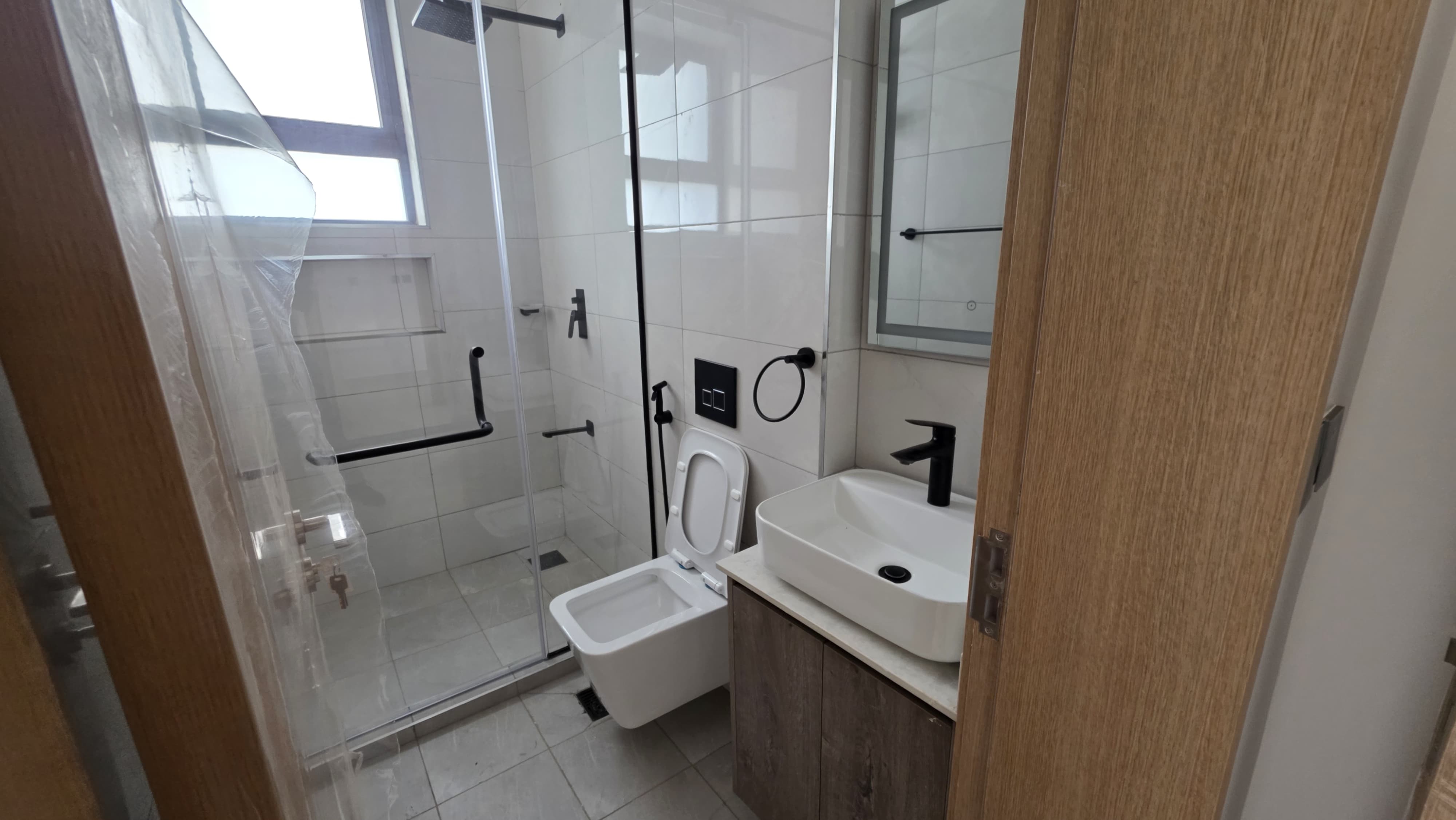 Modern 3 Bedroom Apartment with DSQ for rent in Brookside