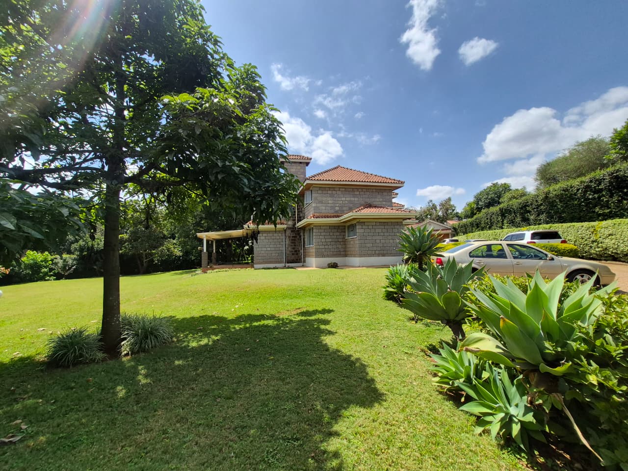 4 Bedroom Luxury Bungalow for Sale in Old Runda, Nairobi