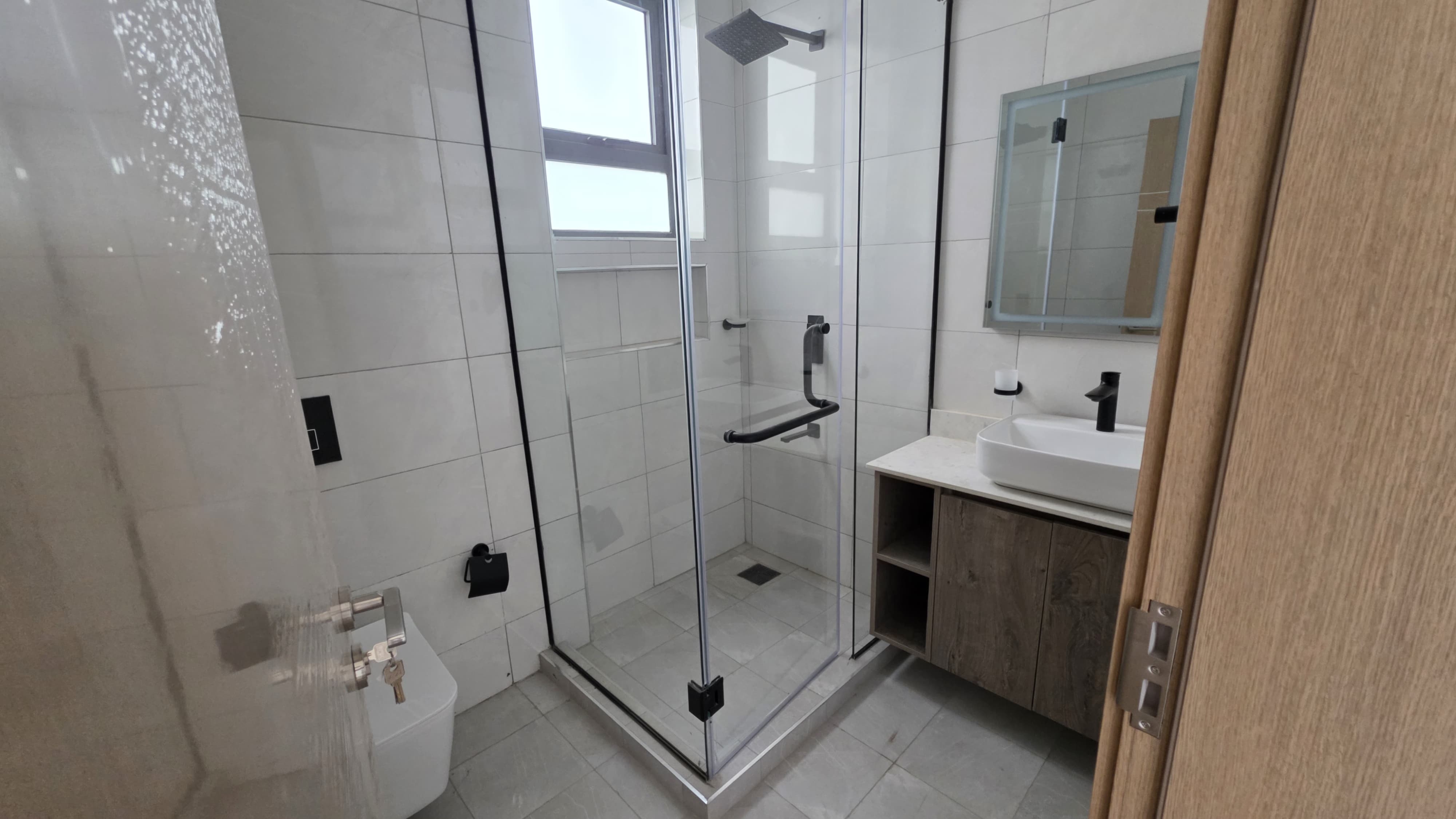 Modern 3 Bedroom Apartment with DSQ for rent in Brookside