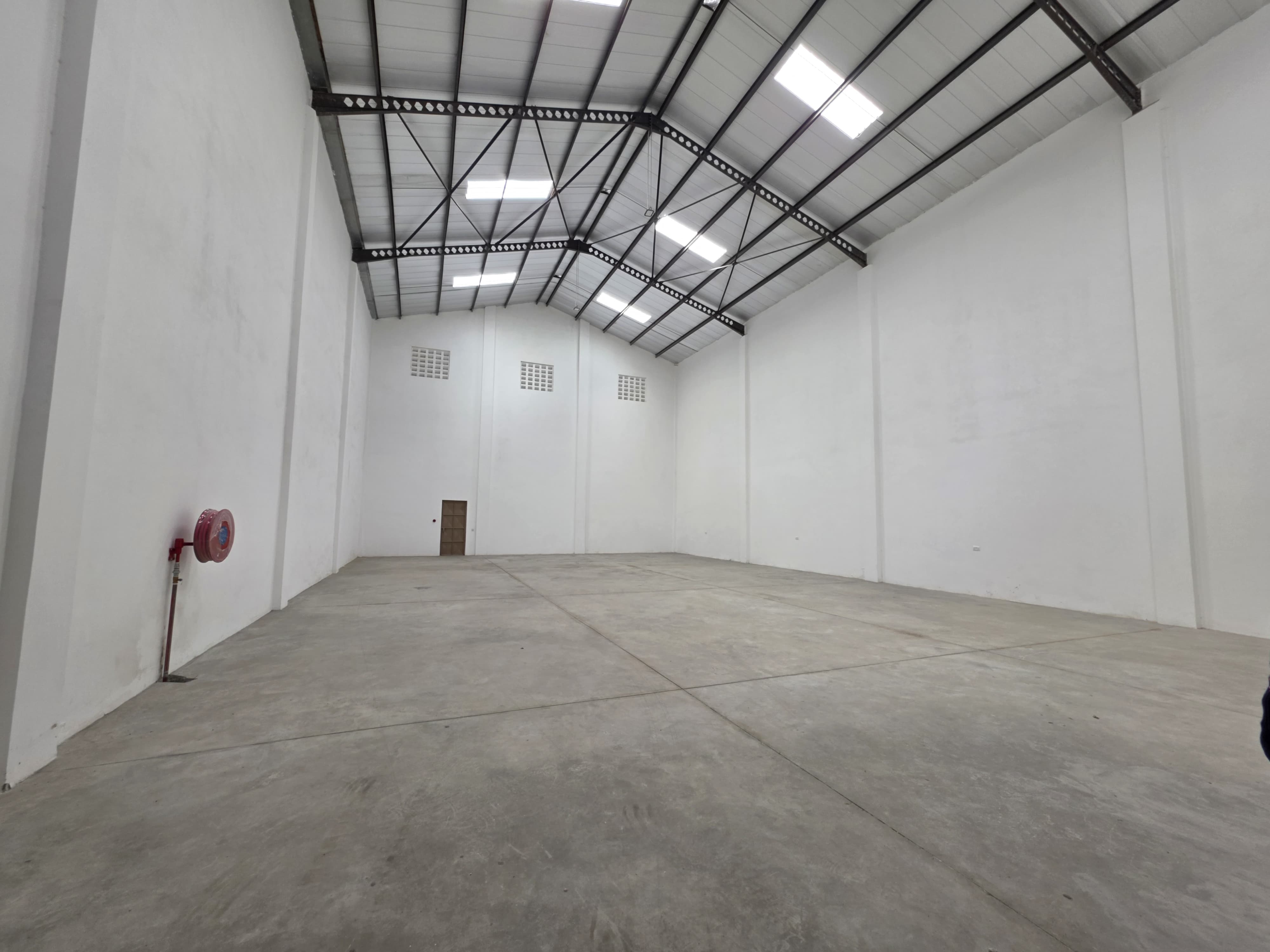 7,500 Sqft Warehouse/Godown for Rent in Mlolongo