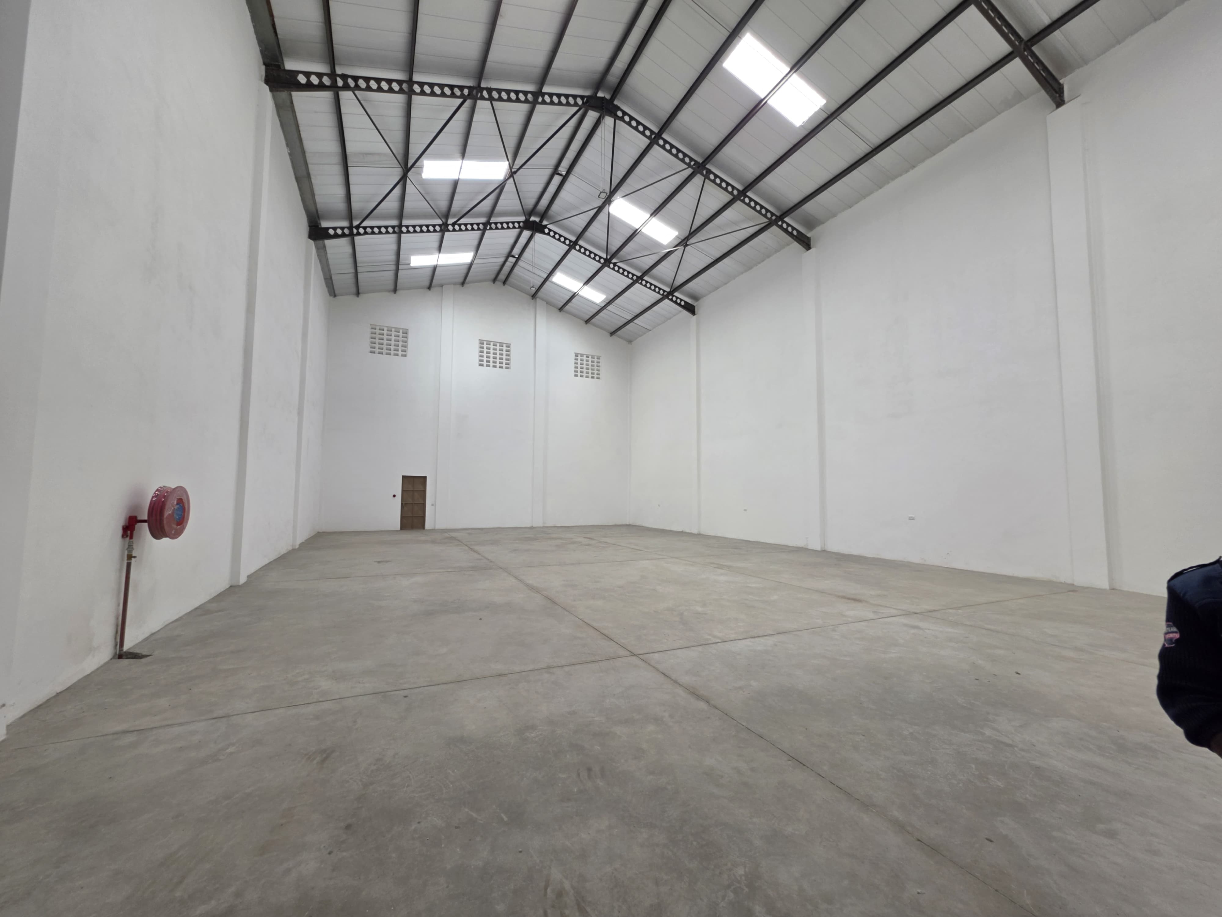 7,500 Sqft Warehouse/Godown for Rent in Mlolongo