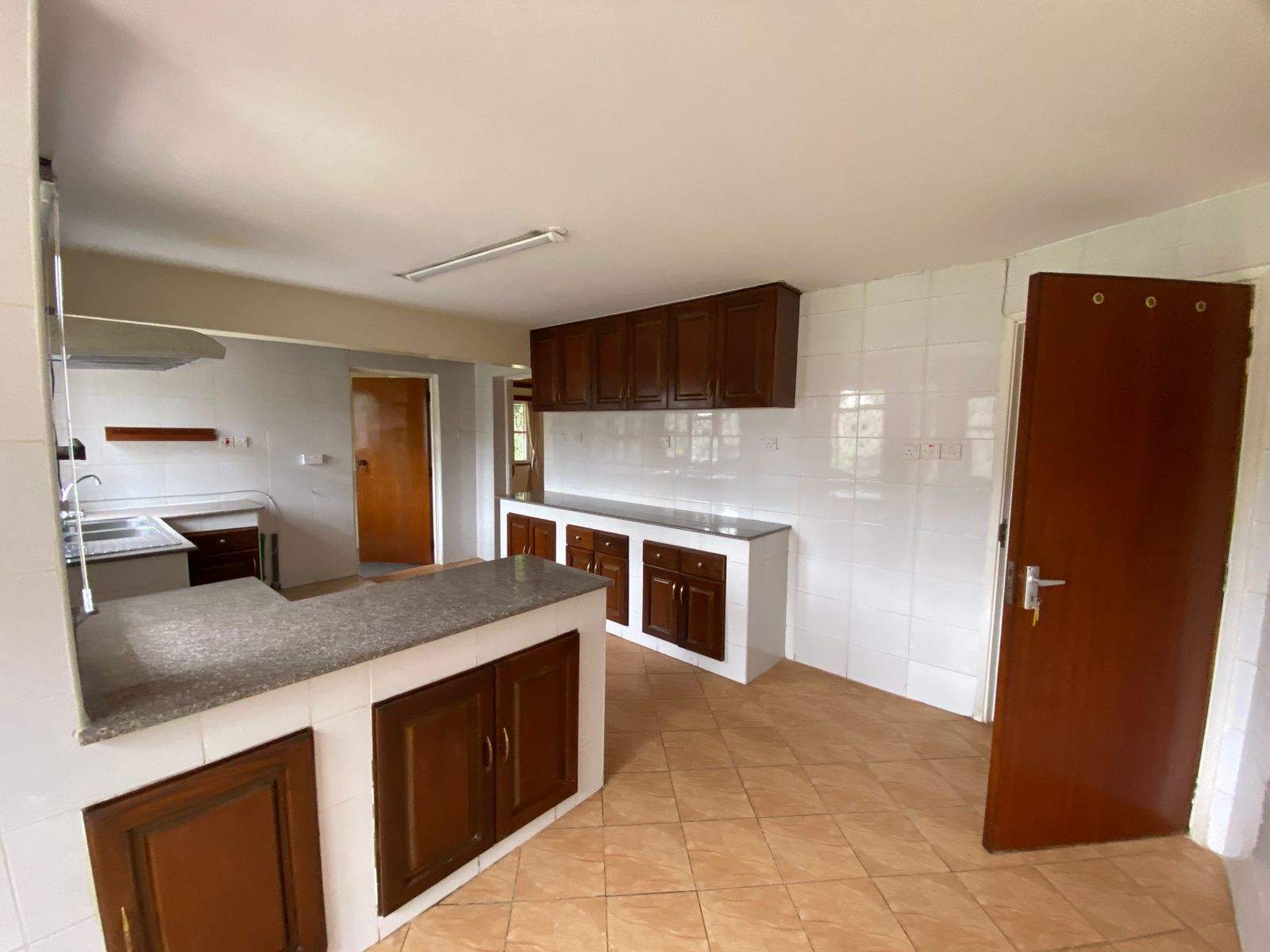 5 Bedroom House for Rent in Nyari
