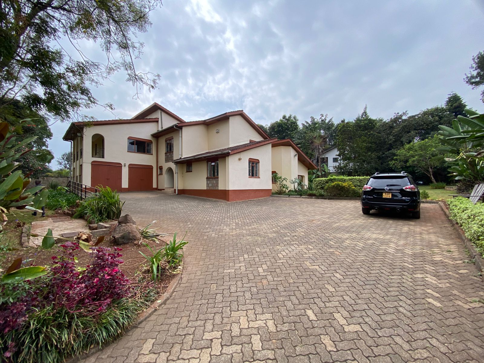 5 Bedroom House for Rent in Nyari