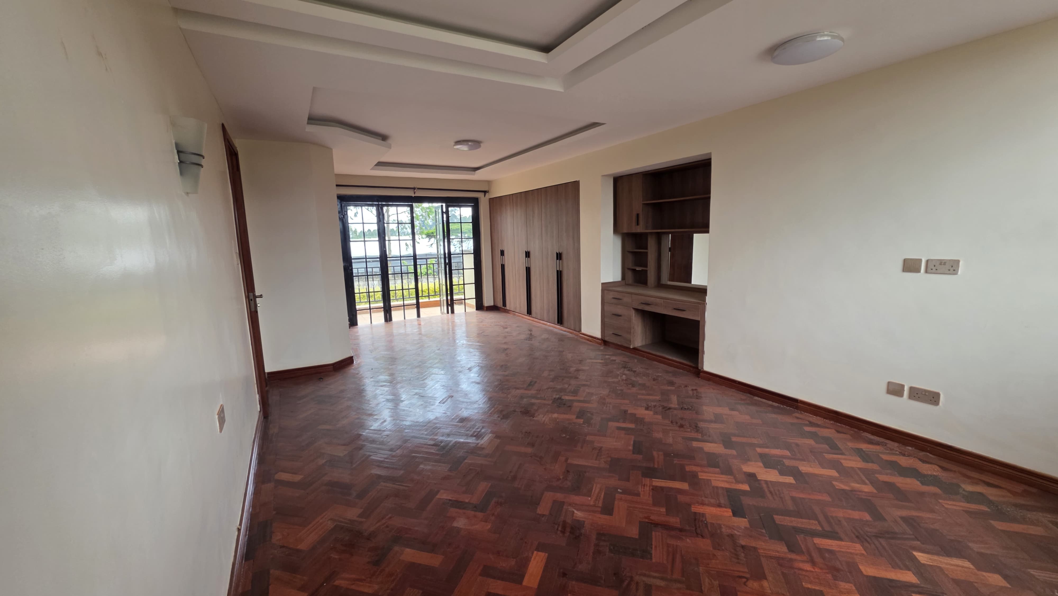 4 Bedroom with DSQ Bungalow for Sale in Redhill