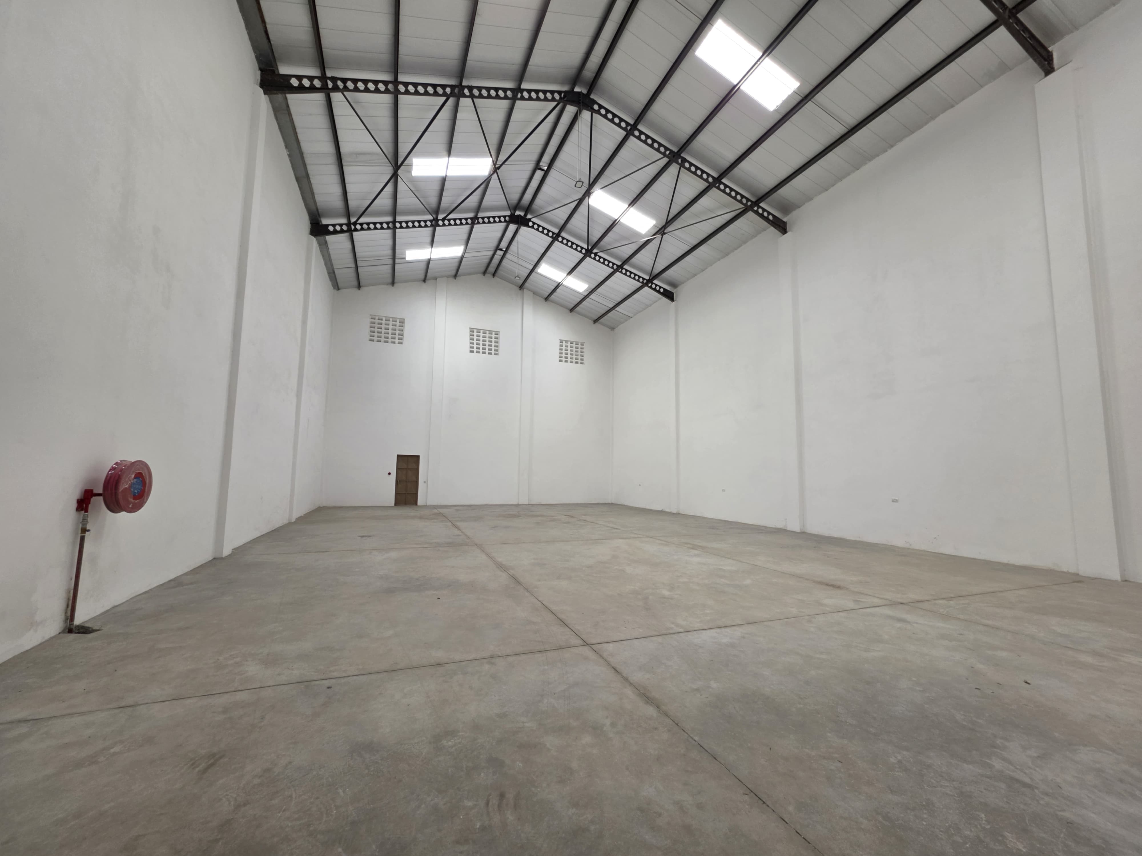 7,500 Sqft Warehouse/Godown for Rent in Mlolongo