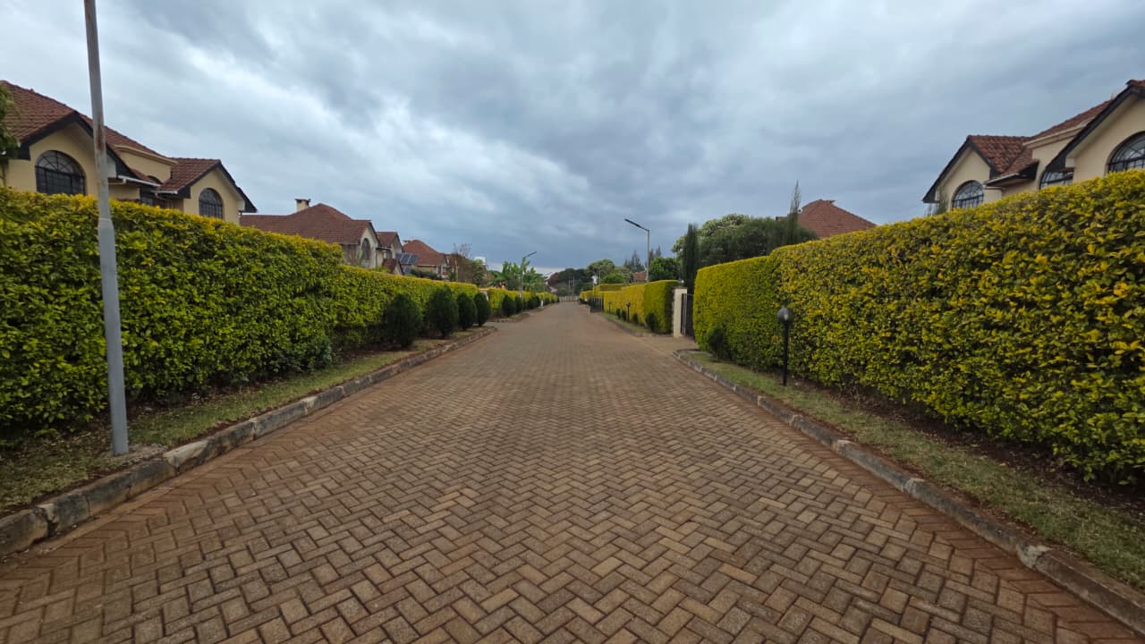4 Bedroom with DSQ Bungalow for Sale in Redhill