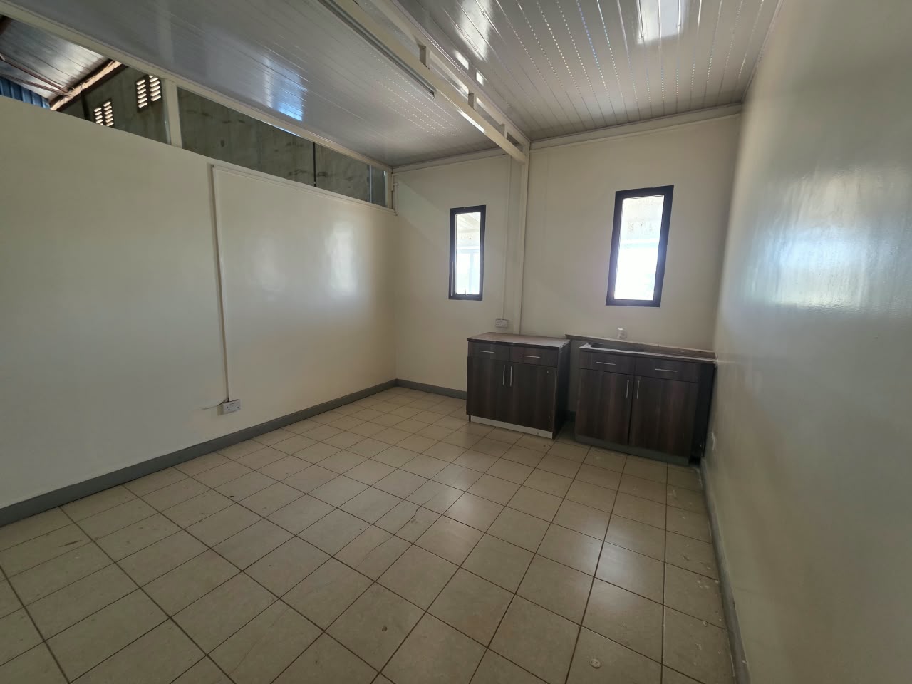 Warehouse for Rent in Ruiru — photo 4