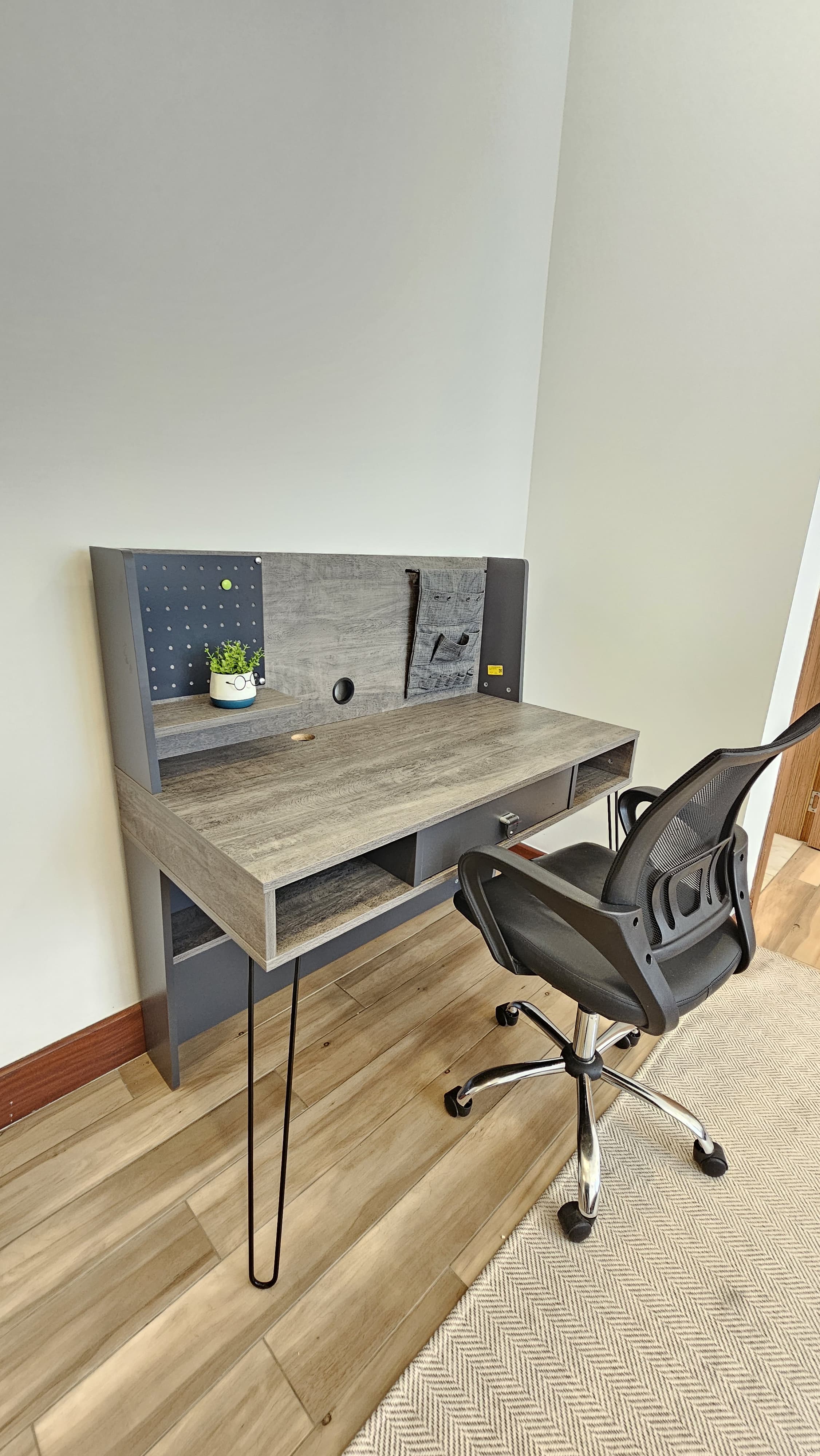 Fully Furnished 2 Bedroom Apartment for Rent at Colosseium Apartments
