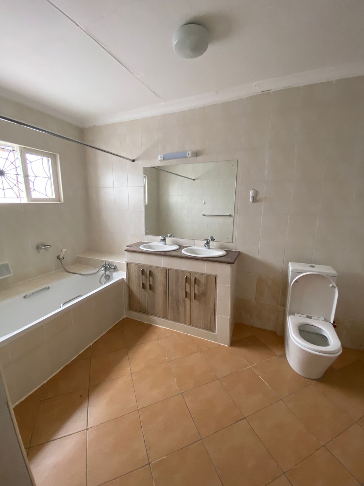 5 Bedroom House for Rent in Nyari
