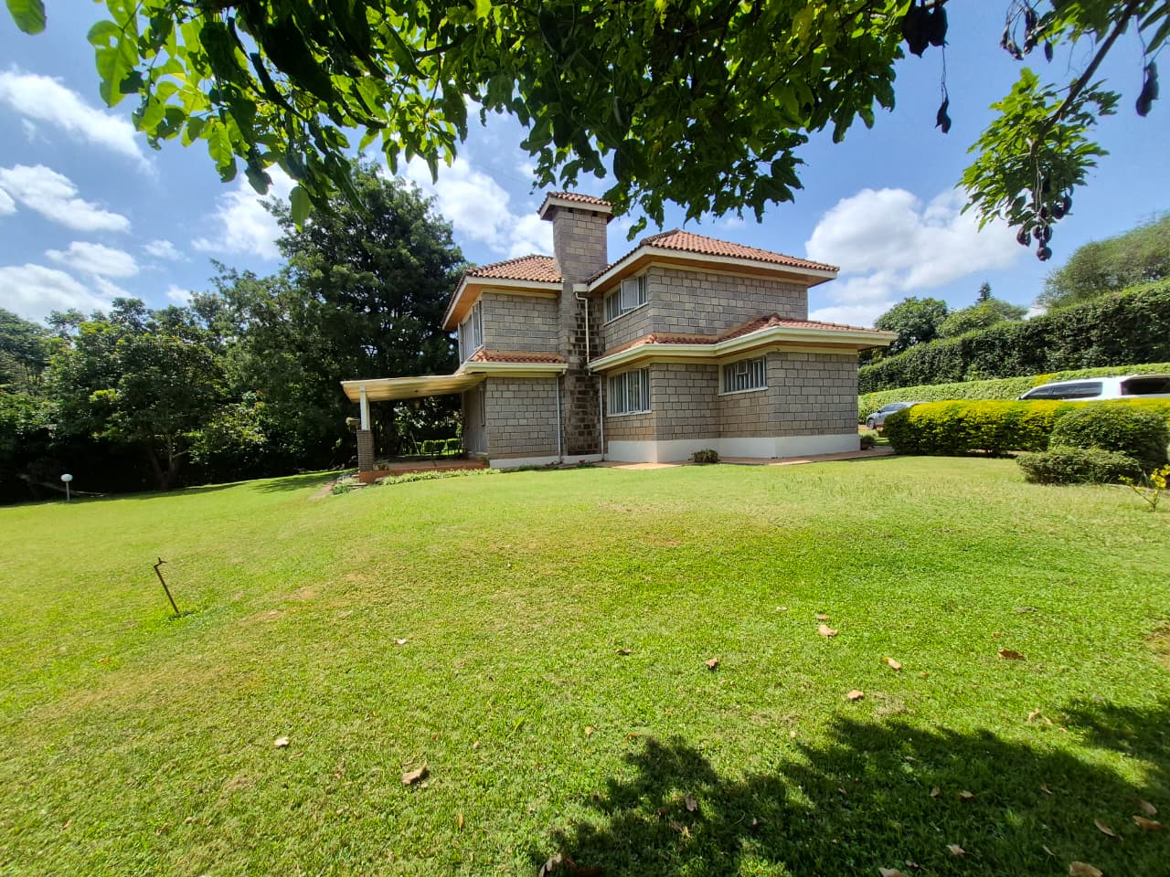 4 Bedroom Luxury Bungalow for Sale in Old Runda, Nairobi
