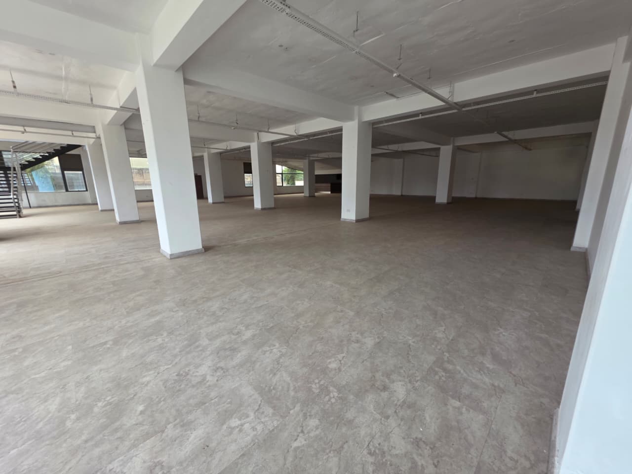 Commercial Office & Warehouse for Sale in Embakasi, Nairobi