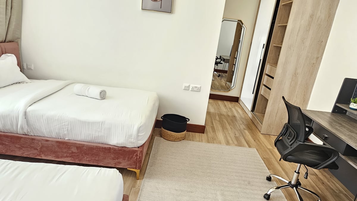 Fully Furnished 2 Bedroom Apartment for Rent at Colosseium Apartments — photo 6