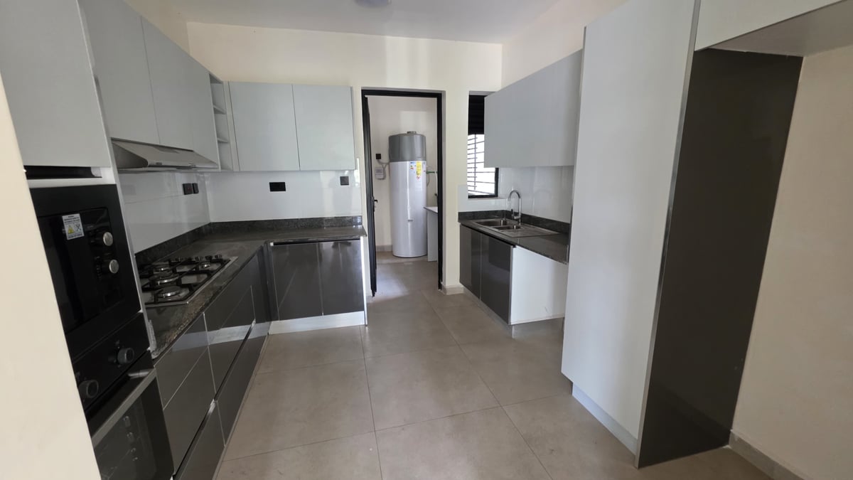 Unfurnished 3 Bedroom Apartment for rent in General Mathenge — photo 1