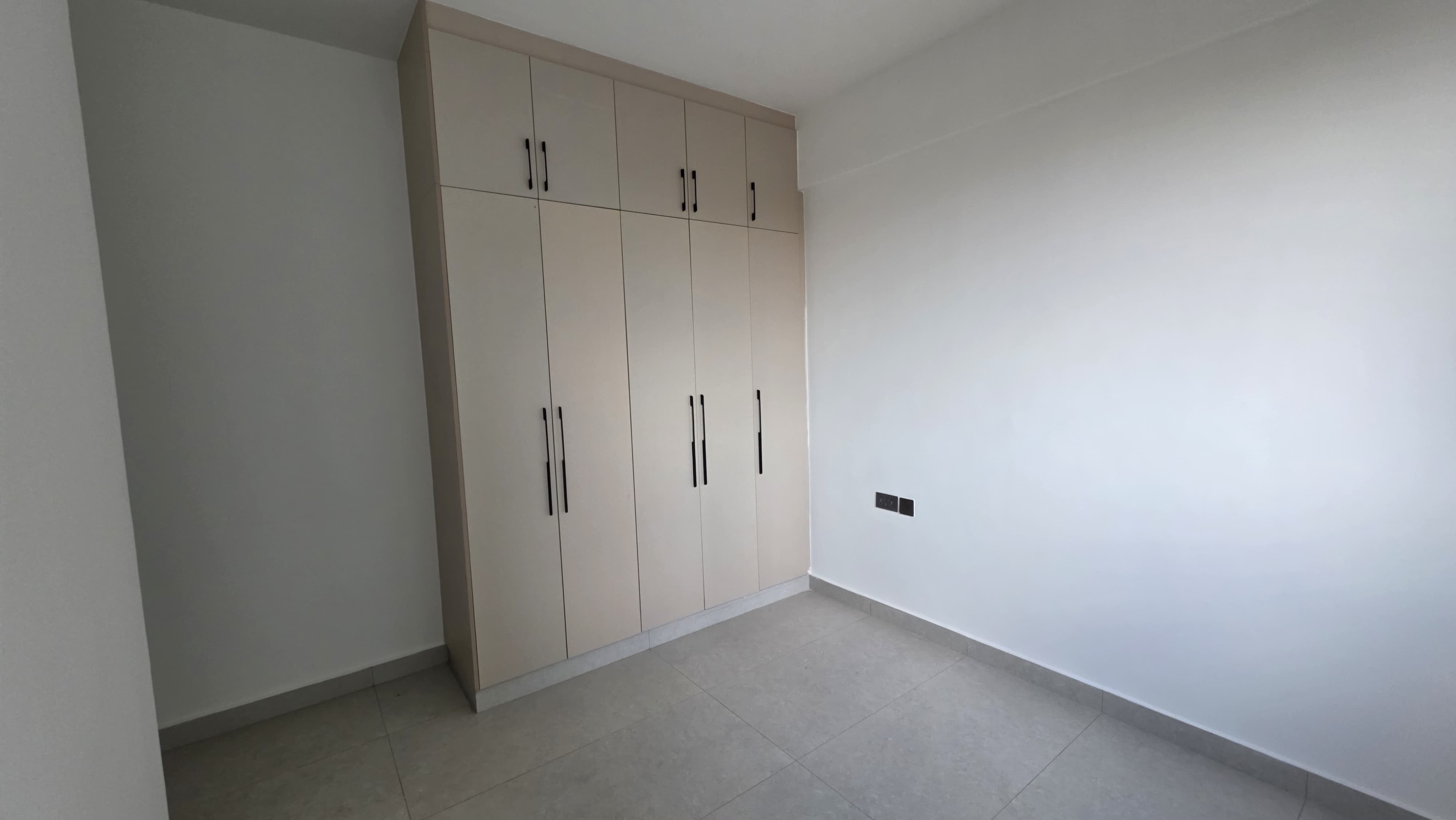 Modern 3 Bedroom Apartment with DSQ for rent in Brookside