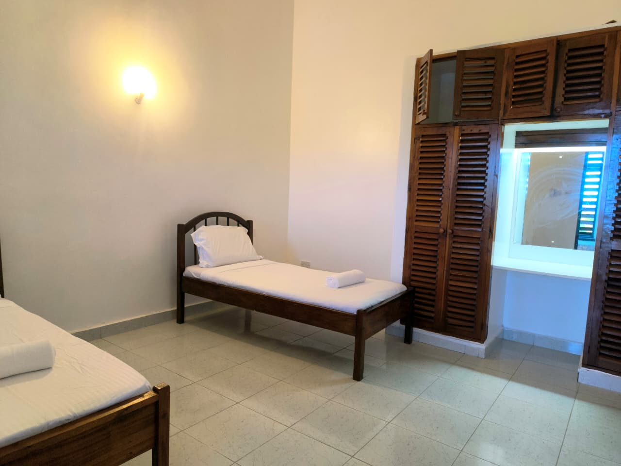 Fully Furnished 4 Bedroom Seafront Bungalow for Sale in Shanzu, Mombasa