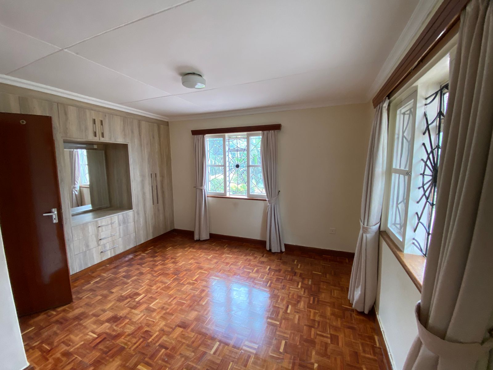 5 Bedroom House for Rent in Nyari
