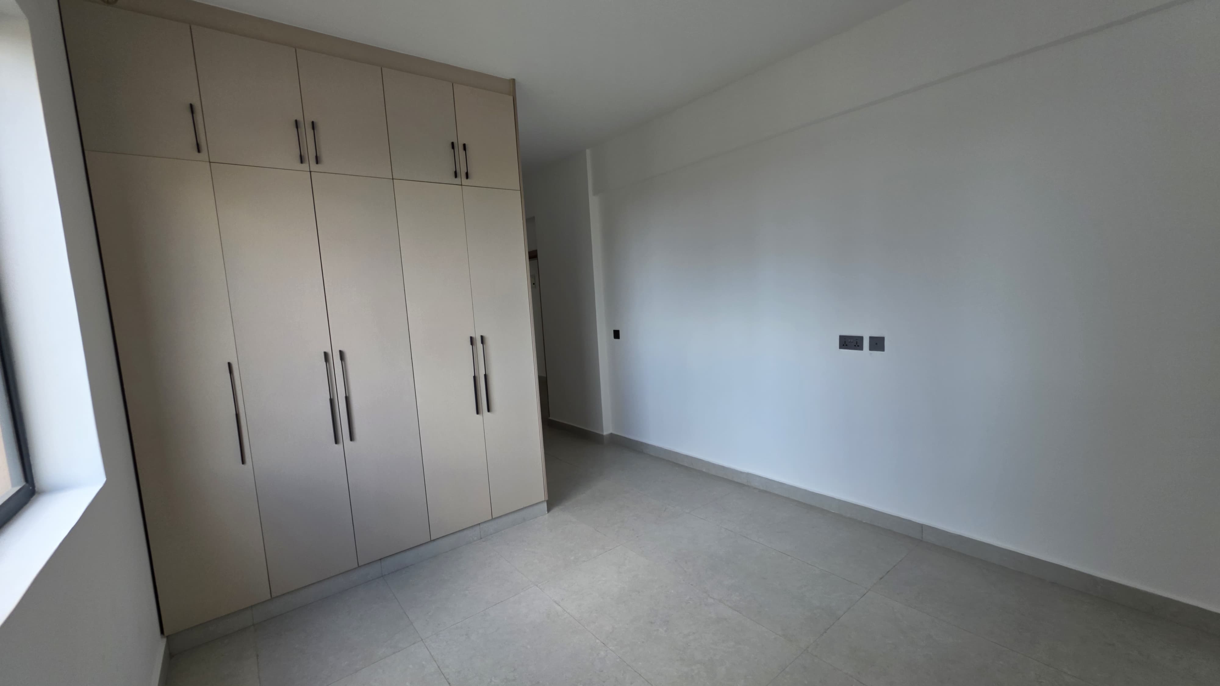 Modern 3 Bedroom Apartment with DSQ for rent in Brookside